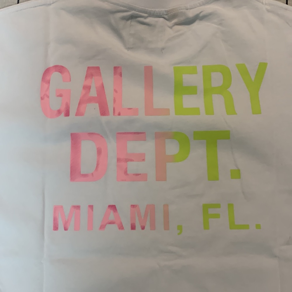 Gallery Dept. Signature Crewneck | Luxe Cotton | Minimalist Logo - Picture 3 of 6